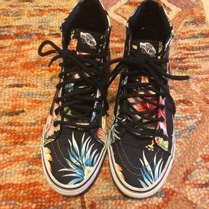 Hawaiian Floral Vans sk8 hi (sz 8.5 women’s)